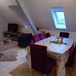 Spacieux à Avec Vue Sur Jardin, 100 M² Apartment
