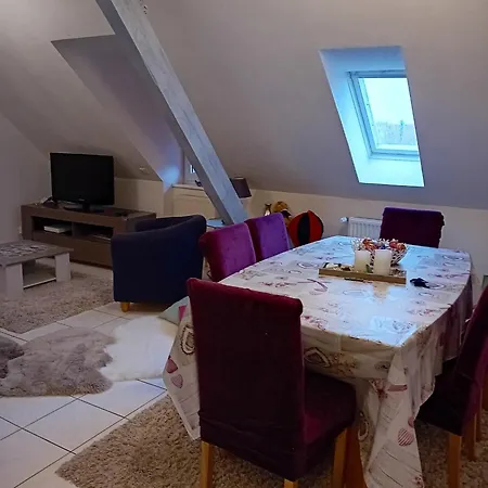 Spacieux A Avec Vue Sur Jardin, 100 M² アパート