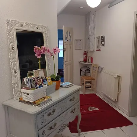 Spacieux A Avec Vue Sur Jardin, 100 M² アパート *
