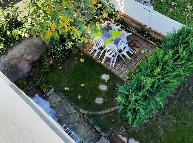 Appartement De 2 Avec Jardin Amenage A *
